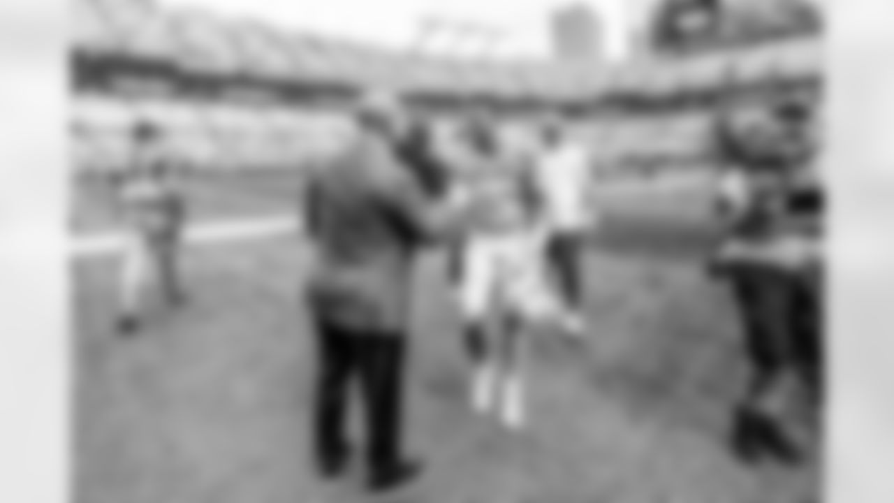 The Los Angeles Chargers play the Carolina Panthers on Sunday, September 15, 2024 at Bank of America Stadium in Charlotte, NC.
[FINAL SCORE: LAC 26 - CAR 3]