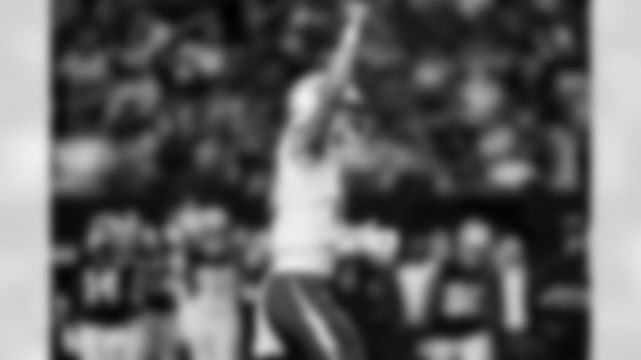 Take a look back at the best photos of Justin Herbert's 2025 campaign.