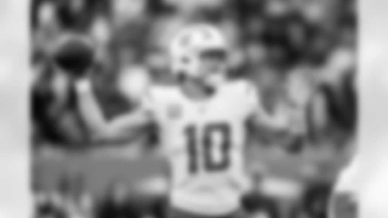 Check out the best shots from the Chargers Week 9 matchup against the Titans!