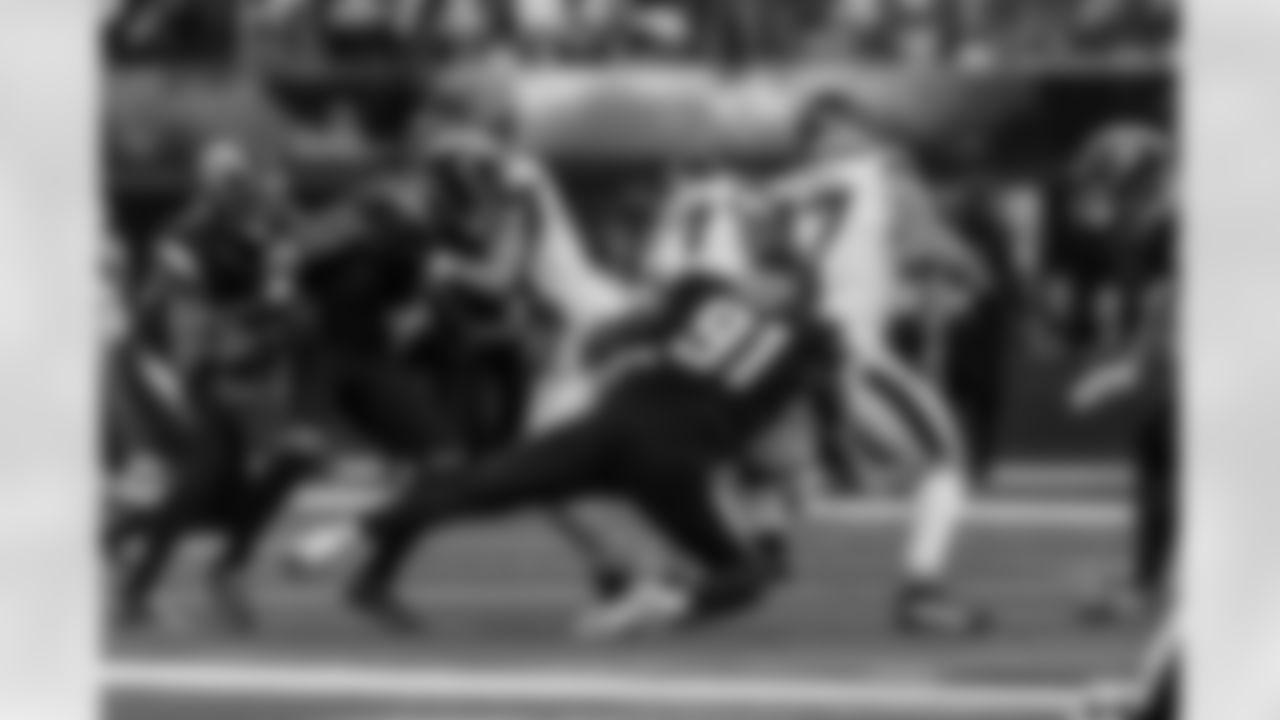 Take a look at the best photos of Chargers 2026 free agent Da'Shawn Hand