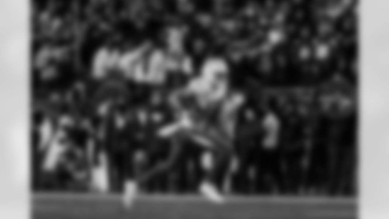 Take a look back at the best photos of Justin Herbert's 2025 campaign.