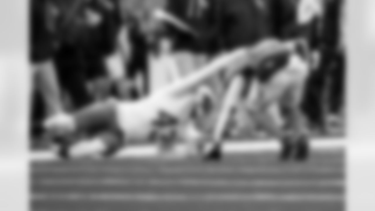 Check out the best shots from the Chargers Week 9 matchup against the Titans!