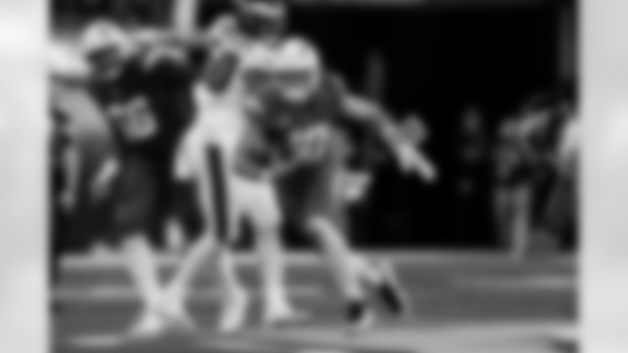 Take a look back at the best photos of Justin Herbert's 2025 campaign.