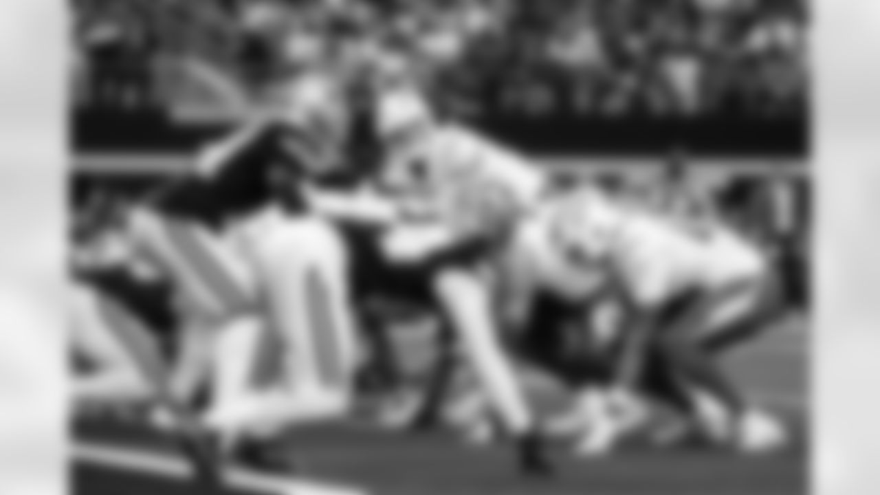 QB Justin Herbert (10)