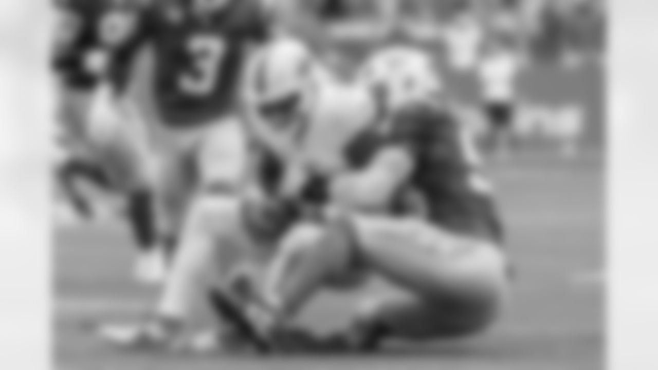 Take a look at the best photos of Chargers 2026 free agent Odafe Oweh