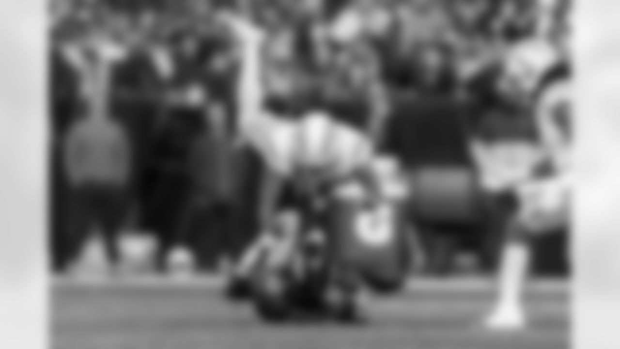 The Los Angeles Chargers play the Denver Broncos on Sunday, December 31, 2023 at Empower Field at Mile High in Denver, CO.
[FINAL SCORE: DEN 16 - LAC 9]