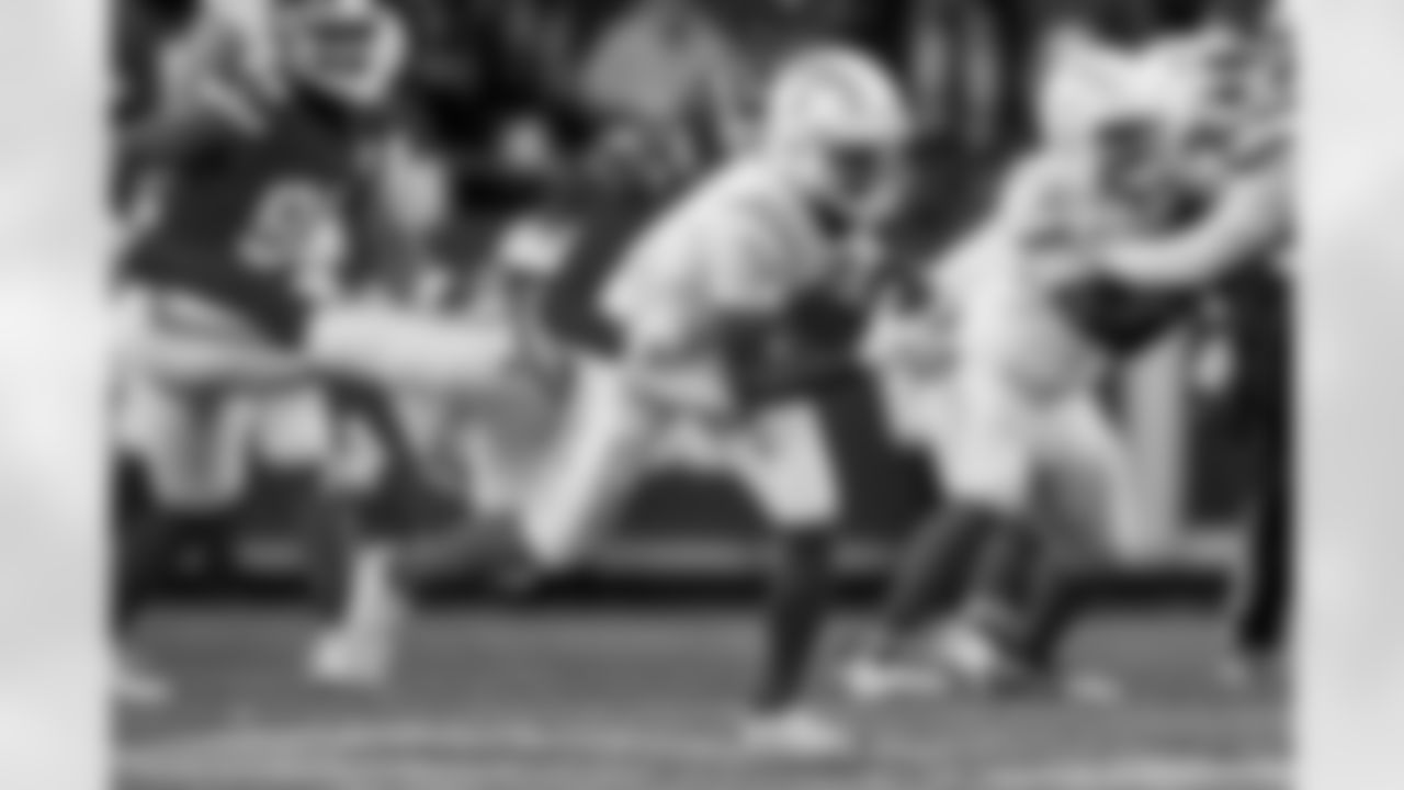 Check out the best shots from the Chargers Week 15 matchup against the Chiefs!