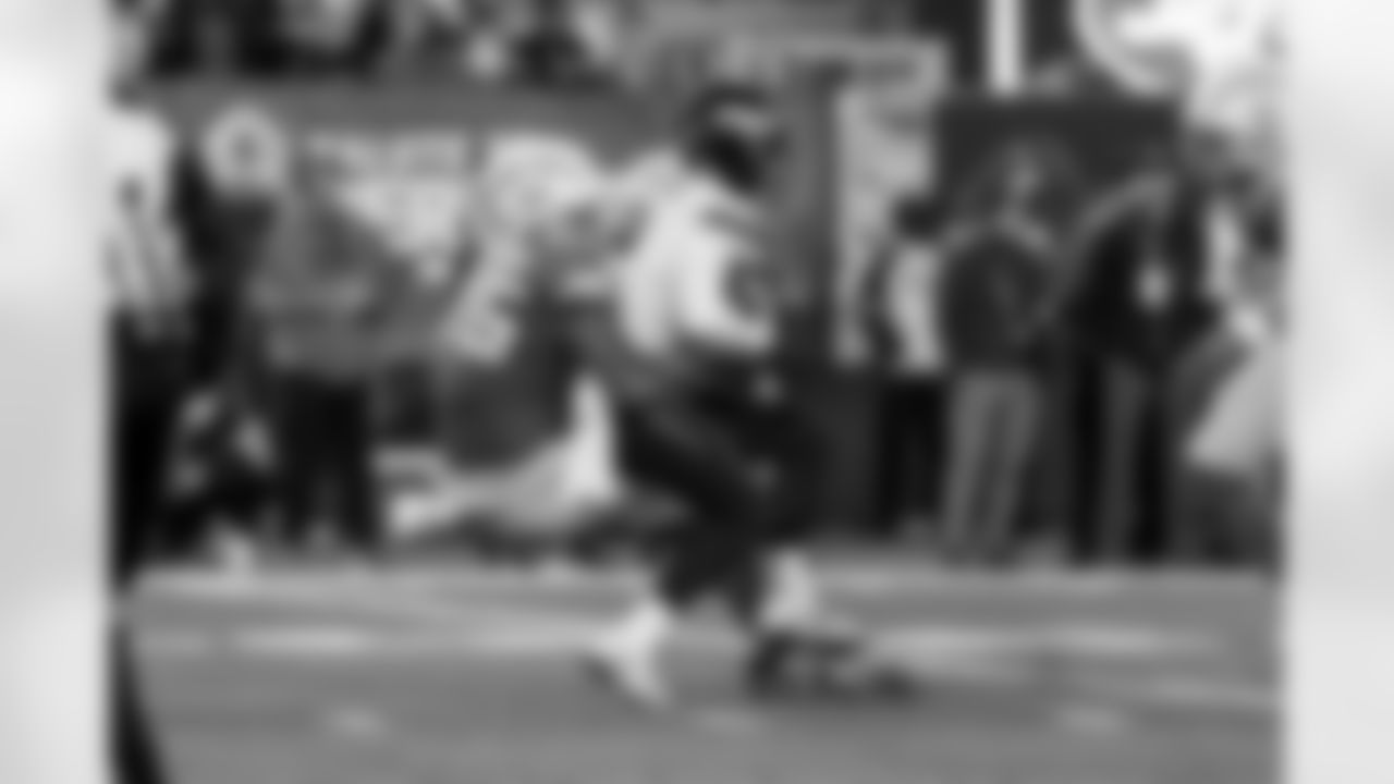 The Los Angeles Chargers play the New York Jets on Monday, November 6, 2023 at MetLife Stadium in East Rutherford, NJ.
[FINAL SCORE: LAC 27 - NYJ 6]