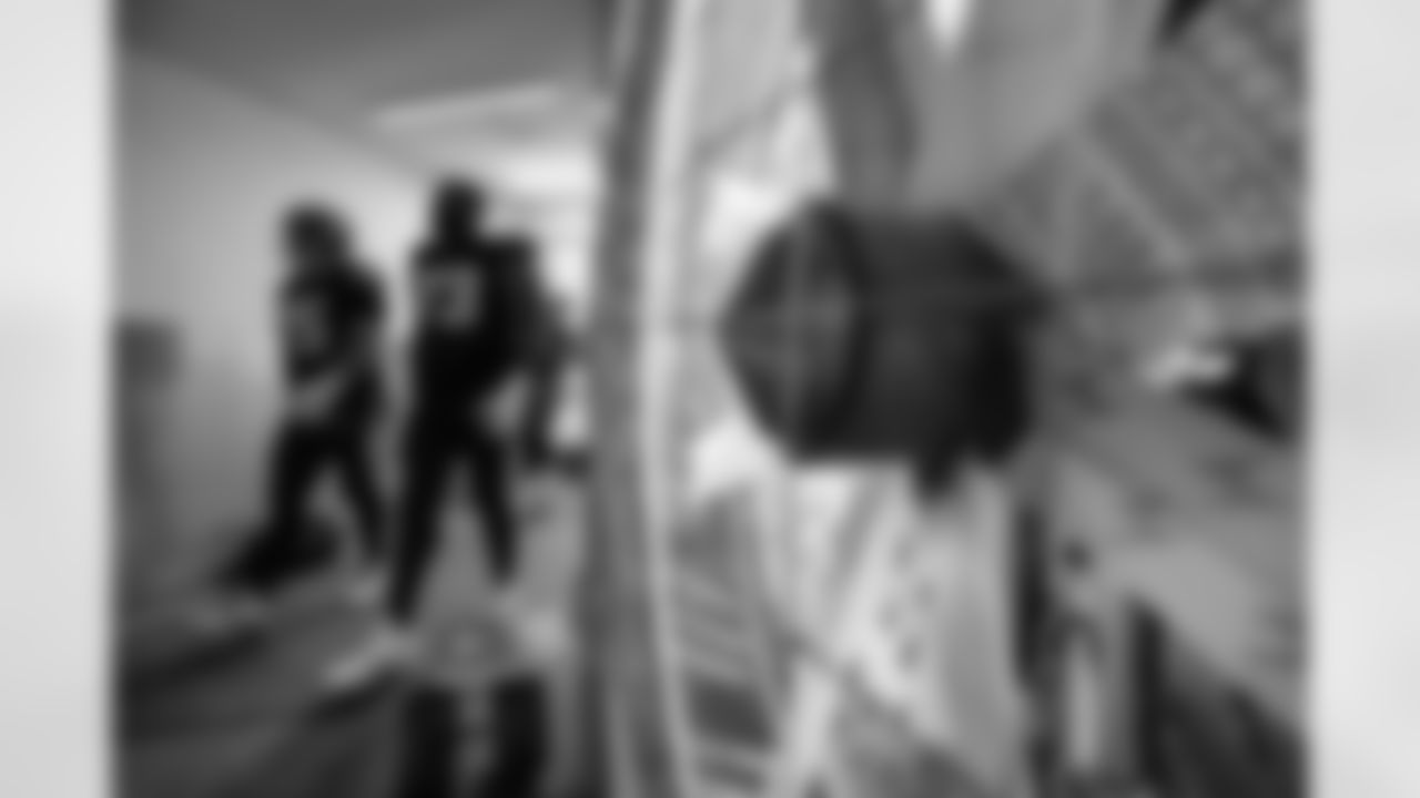 Check out the best shots from the Chargers Week 17 matchup against the Texans!