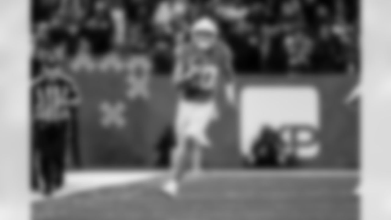 QB Justin Herbert (10)