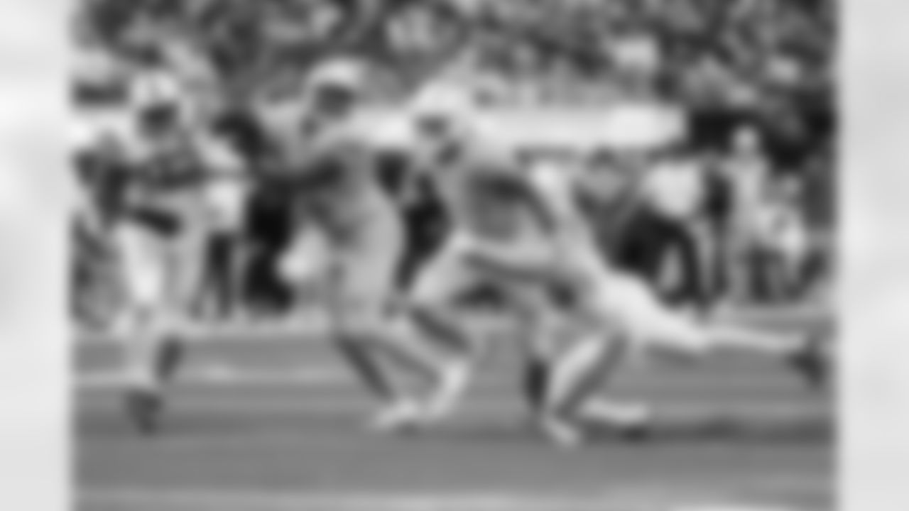 QB Justin Herbert (10)