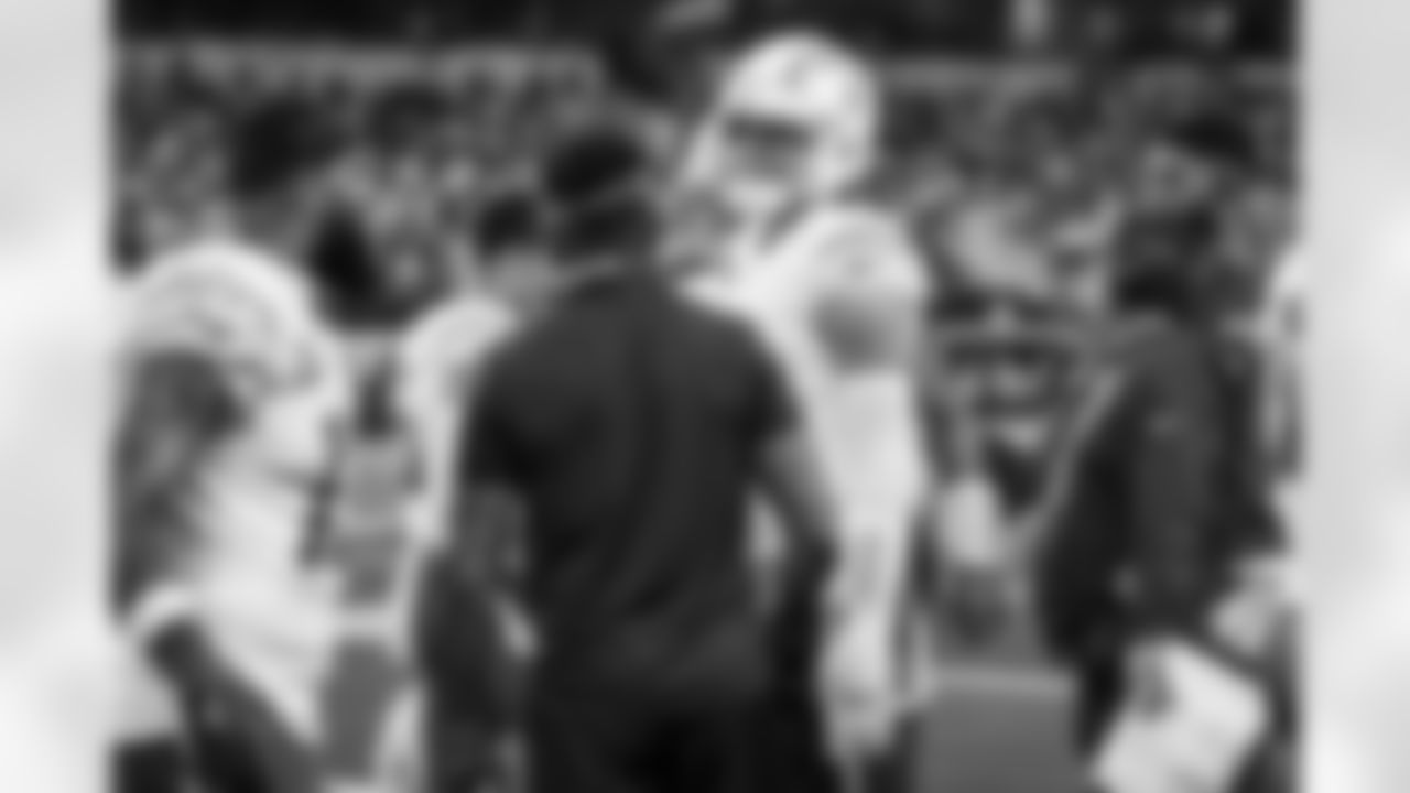 QB Justin Herbert (10)