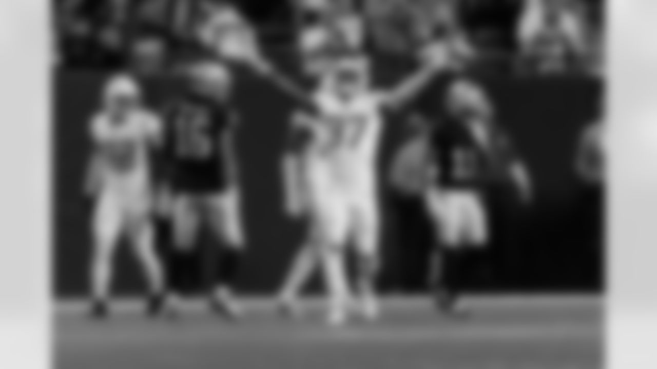 The Los Angeles Chargers play the Las Vegas Raiders on Thursday, December 14, 2023 at Allegiant Stadium in Las Vegas, NV.
[FINAL SCORE: LV 63 - LAC 21]