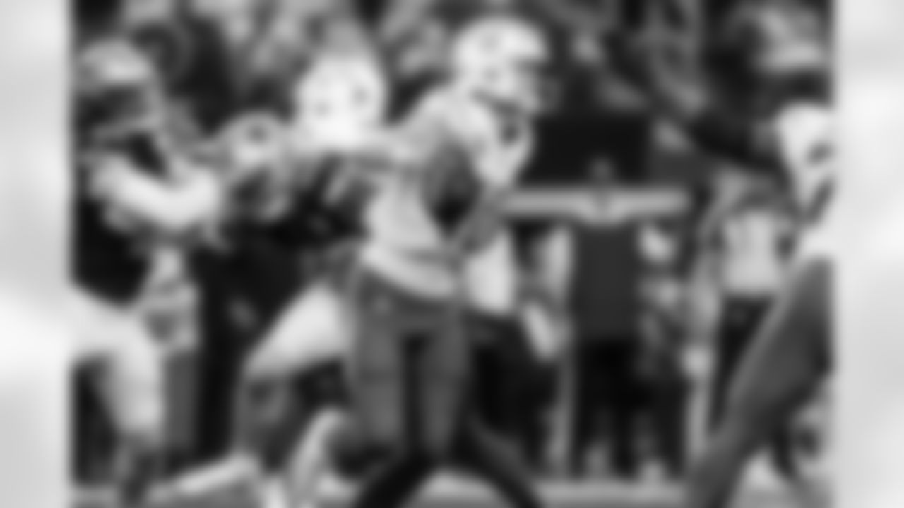 QB Justin Herbert (10)