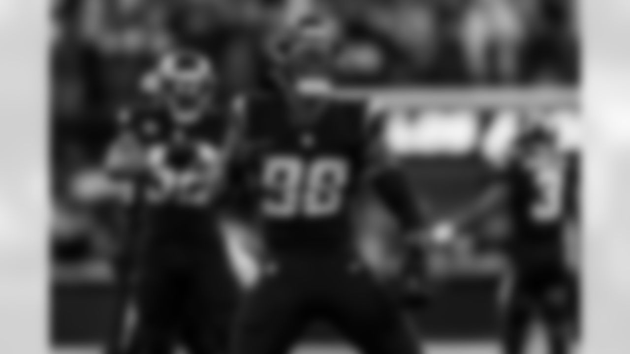 Take a look at the best photos of Chargers 2026 free agent Odafe Oweh