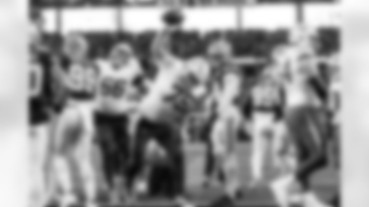 Check out the best shots from the Chargers Week 16 matchup against the Cowboys!