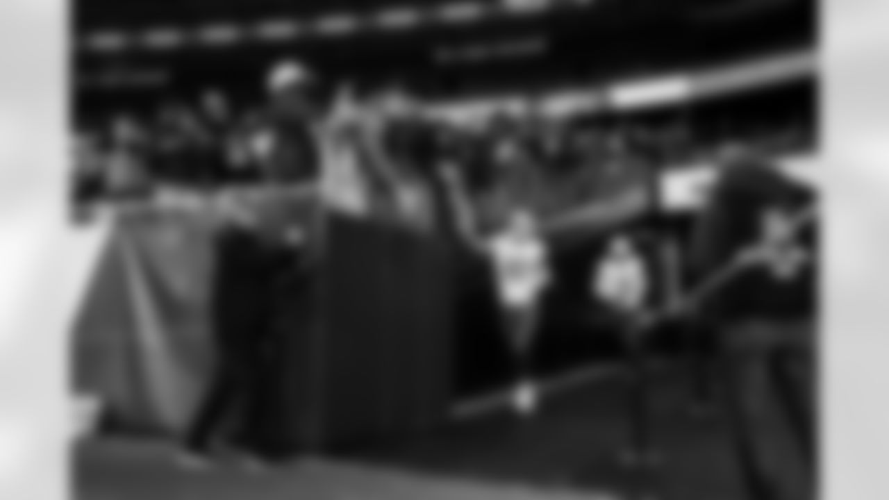 QB Justin Herbert (10)