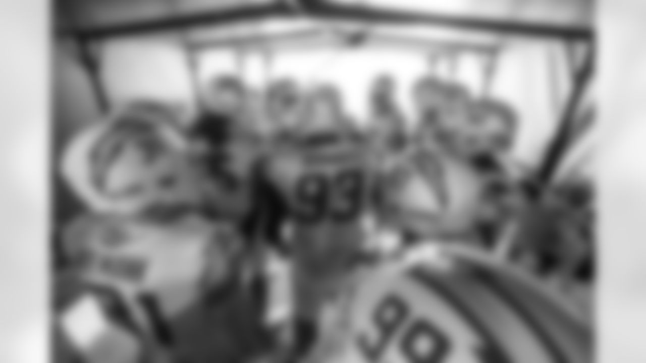 The Los Angeles Chargers play the Denver Broncos on Sunday, December 31, 2023 at Empower Field at Mile High in Denver, CO.
[FINAL SCORE: DEN 16 - LAC 9]