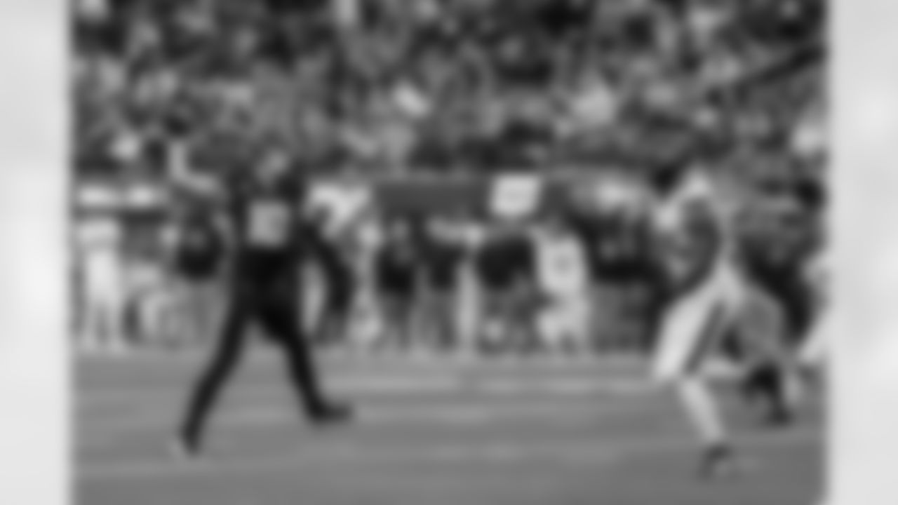 QB Justin Herbert (10)