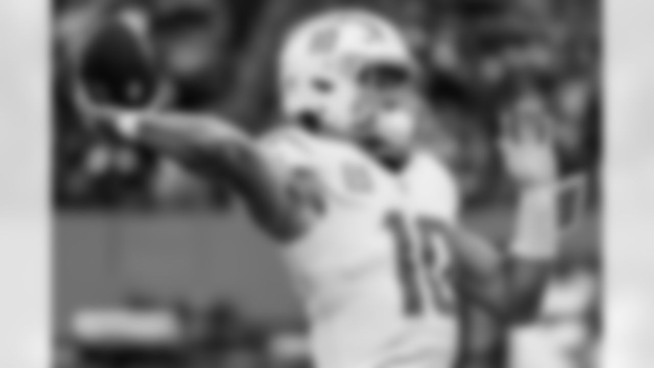 Take a look back at the best photos of Justin Herbert's 2025 campaign.