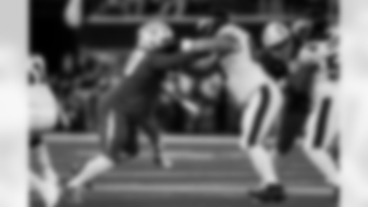 The Los Angeles Chargers agreed to terms on a multi-year contract extension with defensive lineman Teair Tart