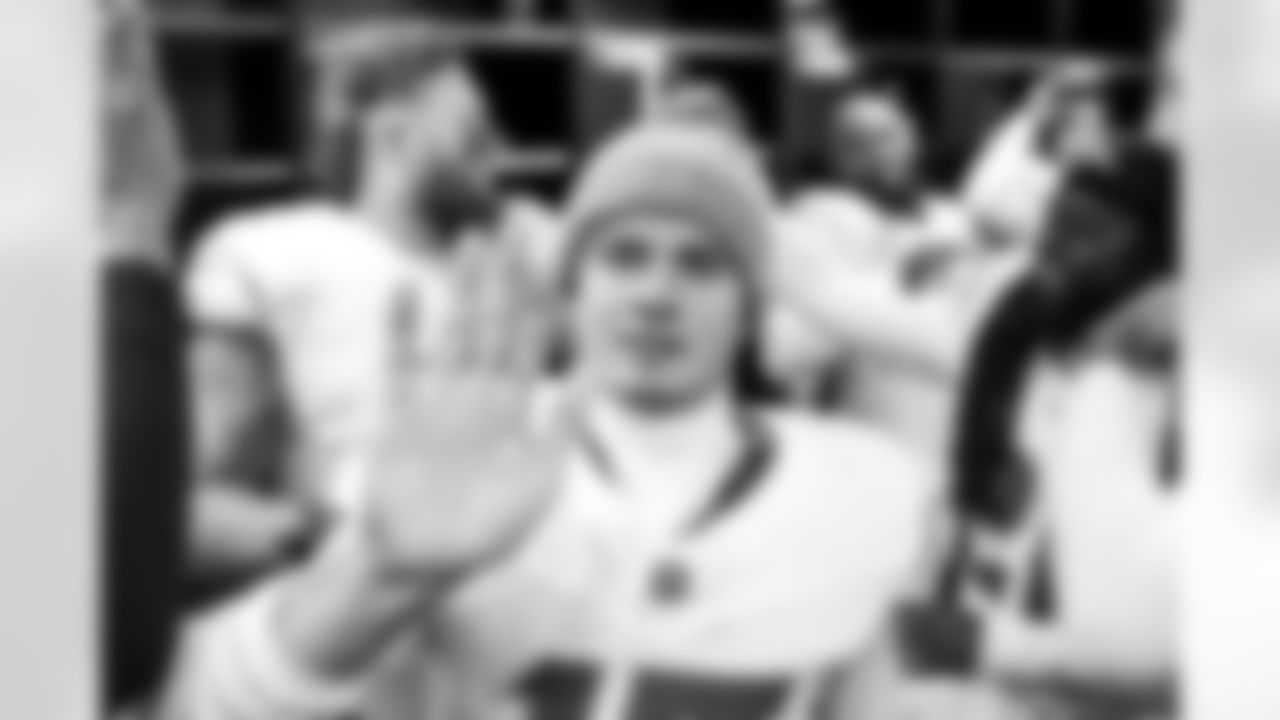 WR Ladd McConkey (15)