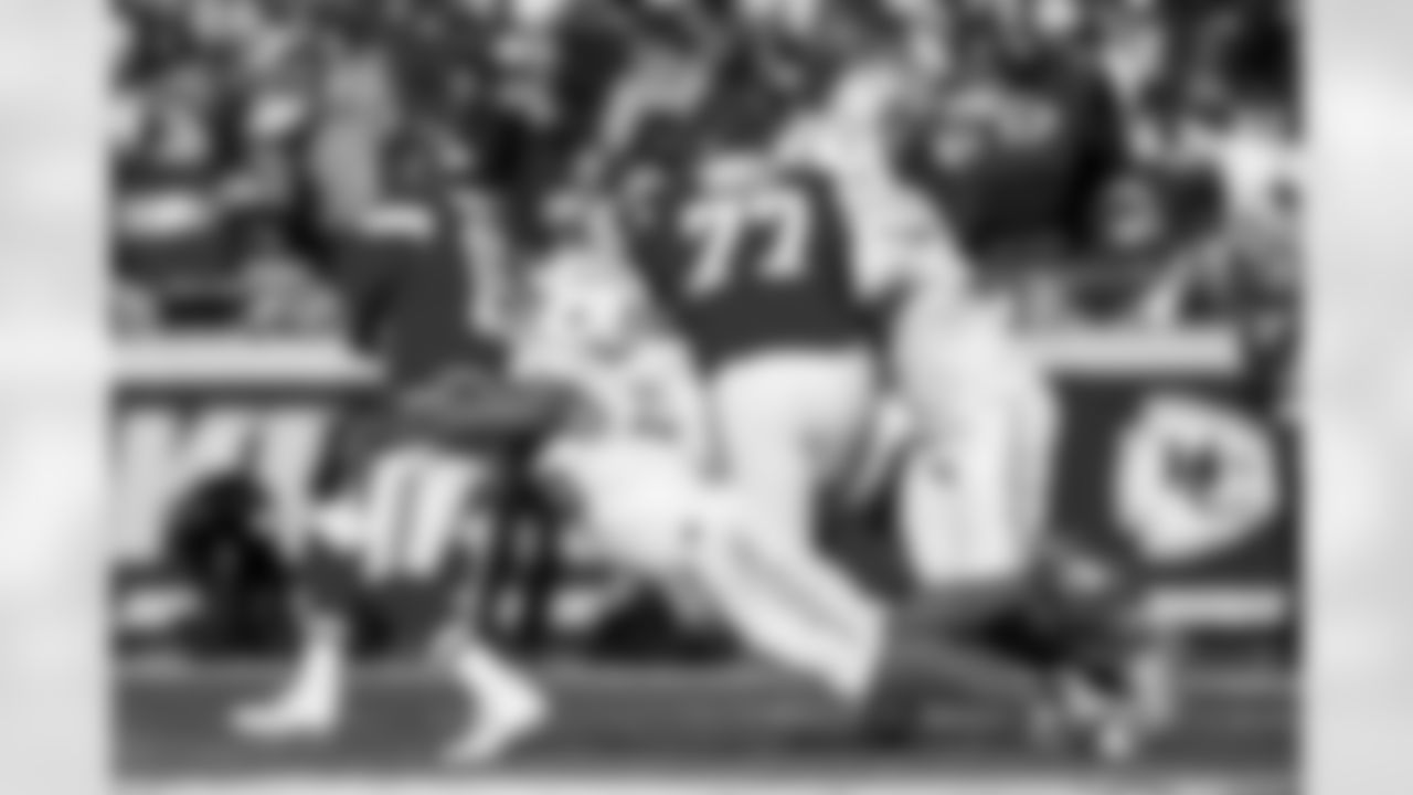 Chargers OLB Tuli Tuipulotu (#45) in action during their Pro Bowl season.