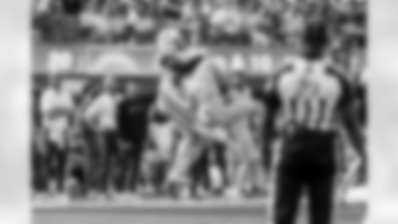 Check out the best shots from the Chargers Week 7 matchup against the Colts!
