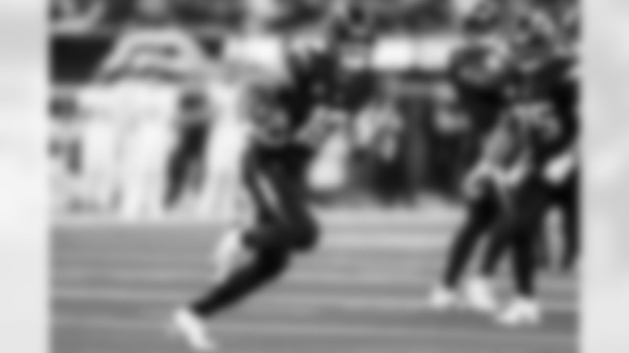 QB Justin Herbert (10)