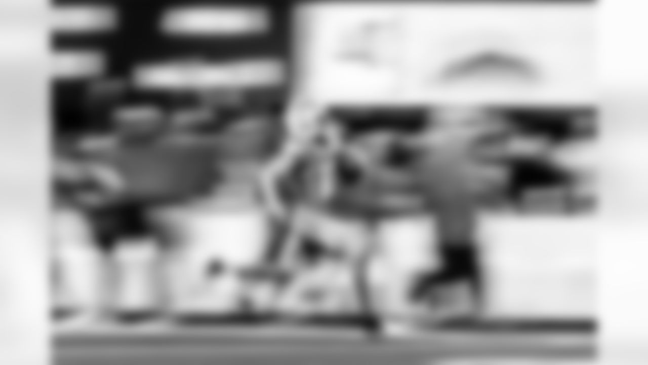 The Los Angeles Chargers play the New York Jets on Monday, November 6, 2023 at MetLife Stadium in East Rutherford, NJ.
[FINAL SCORE: LAC 27 - NYJ 6]