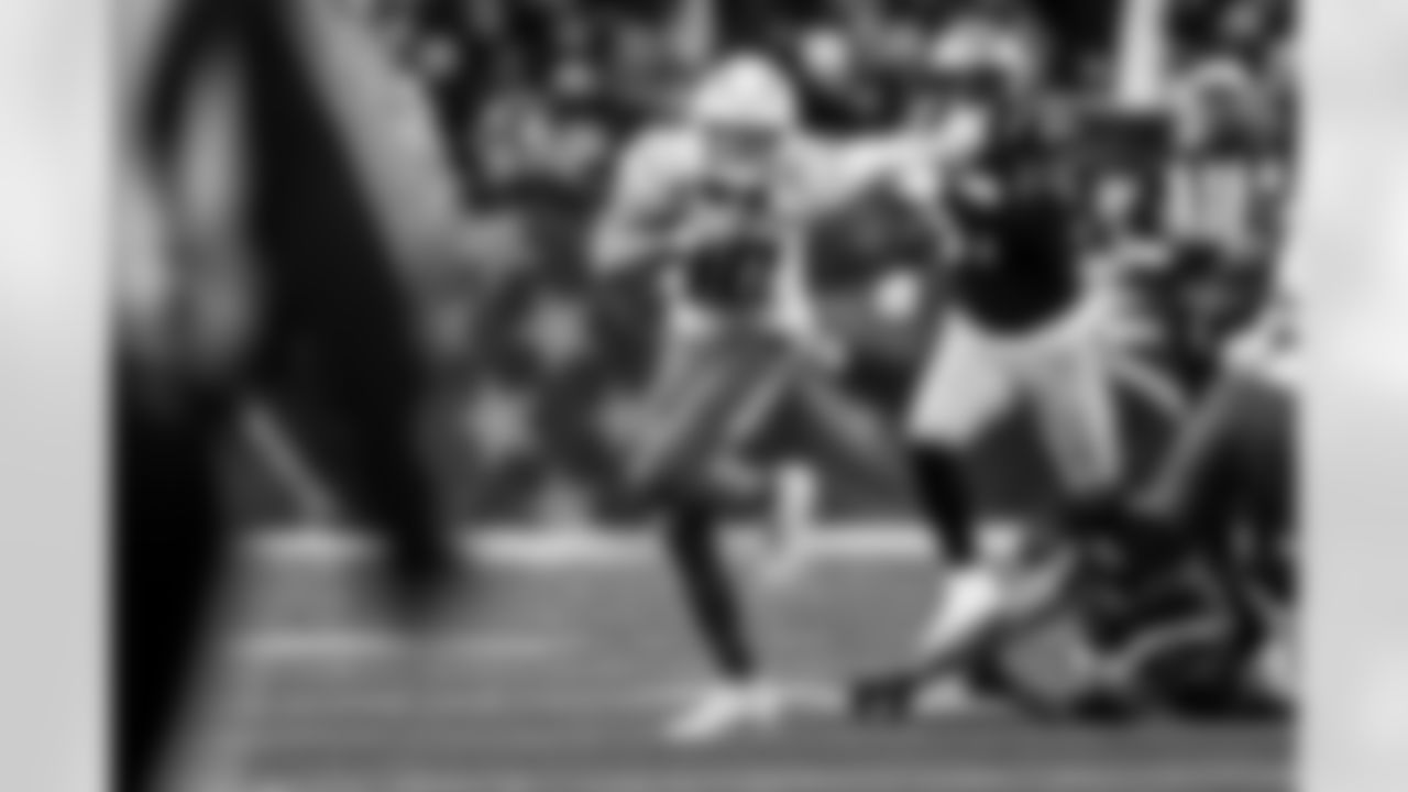 QB Justin Herbert (10)