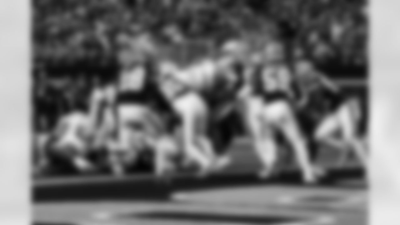 Check out the best shots from the Chargers Week 16 matchup against the Cowboys!