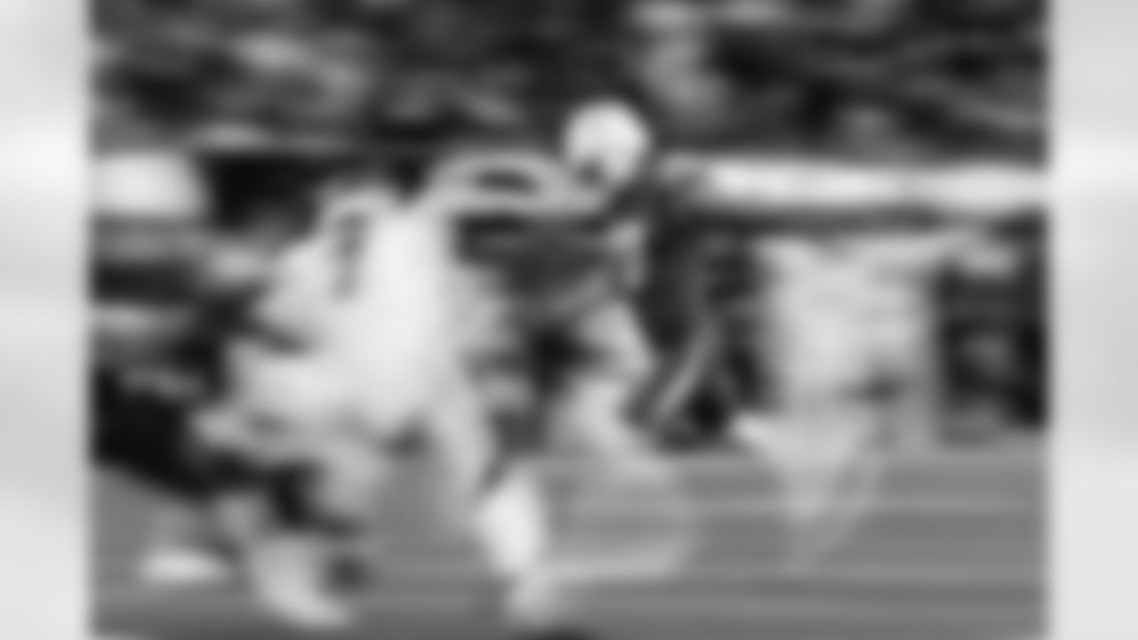 K Cameron Dicker (11) and P JK Scott (16)