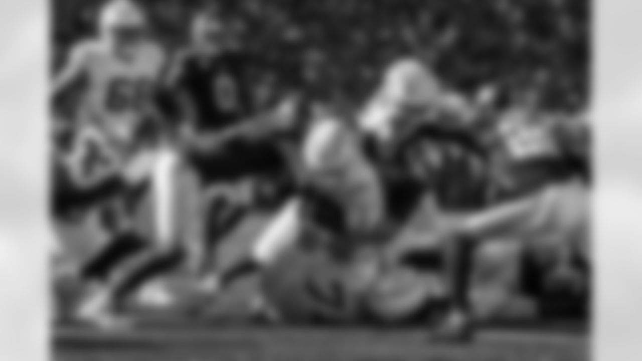 Take a look back at the best photos of Justin Herbert's 2025 campaign.