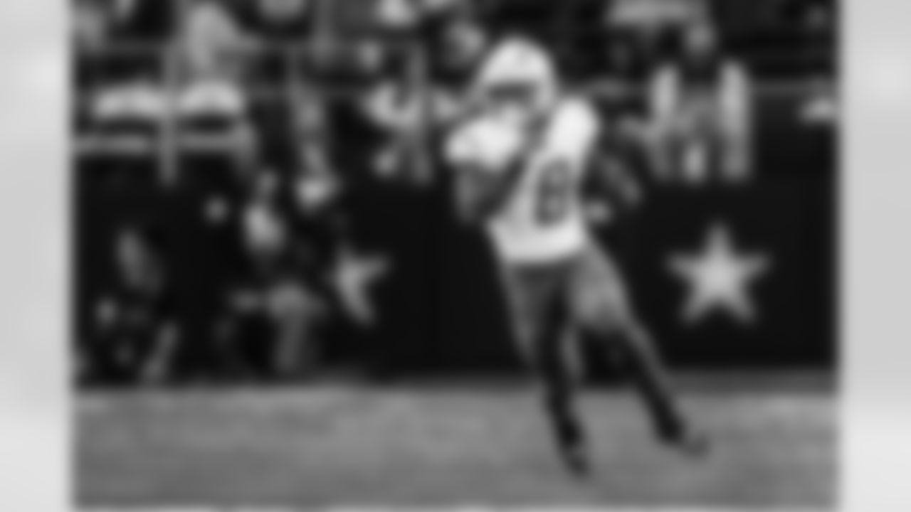 RB Omarion Hampton (8)