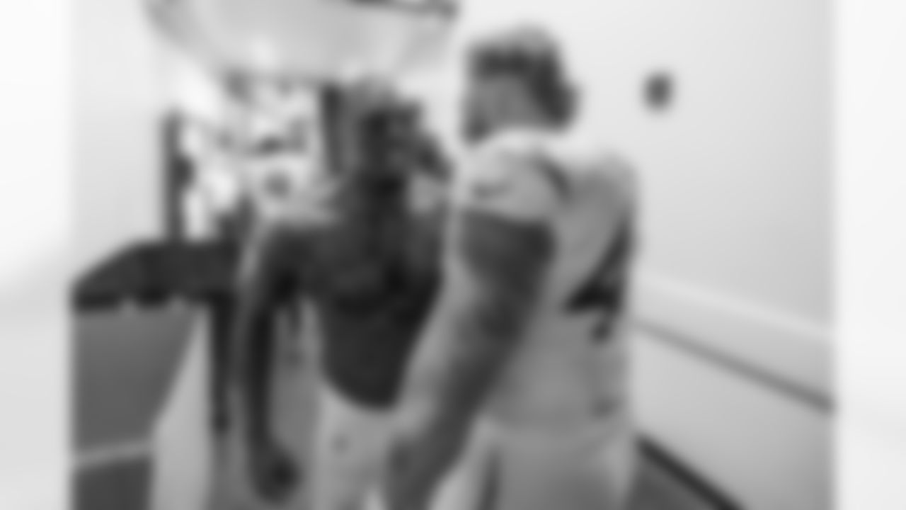 Check out the best shots from the Chargers Week 15 matchup against the Chiefs!