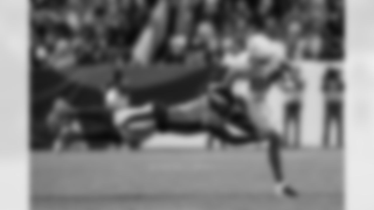 The Los Angeles Chargers play the Denver Broncos on Sunday, December 31, 2023 at Empower Field at Mile High in Denver, CO.
[FINAL SCORE: DEN 16 - LAC 9]