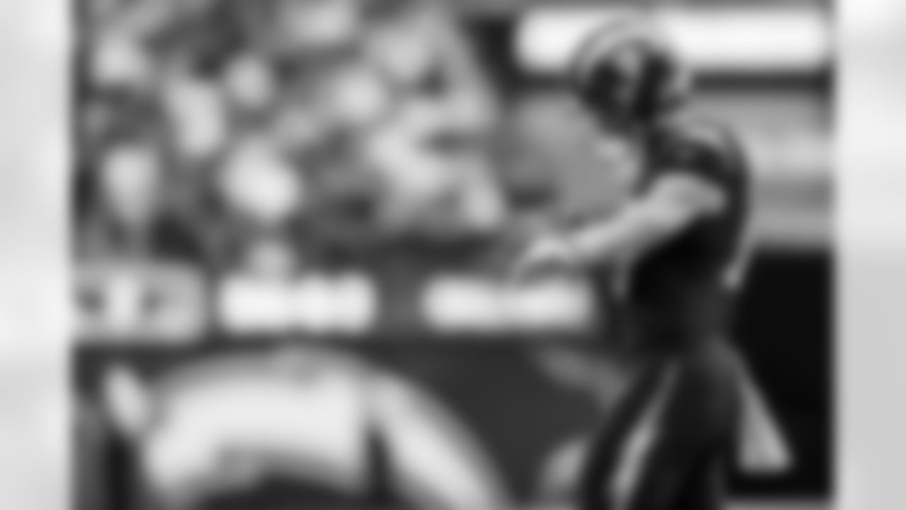 Take a look back at the best photos of Justin Herbert's 2025 campaign.