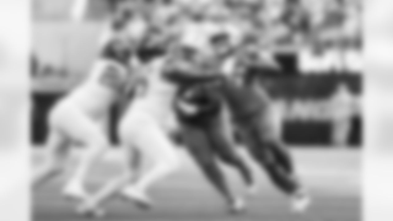 OLB Tuli Tuipulotu (45)