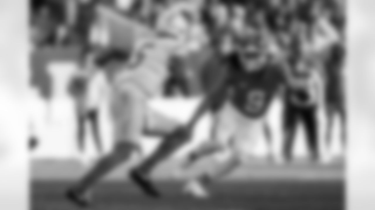 Check out the best shots from the Chargers Week 18 matchup against the Broncos!