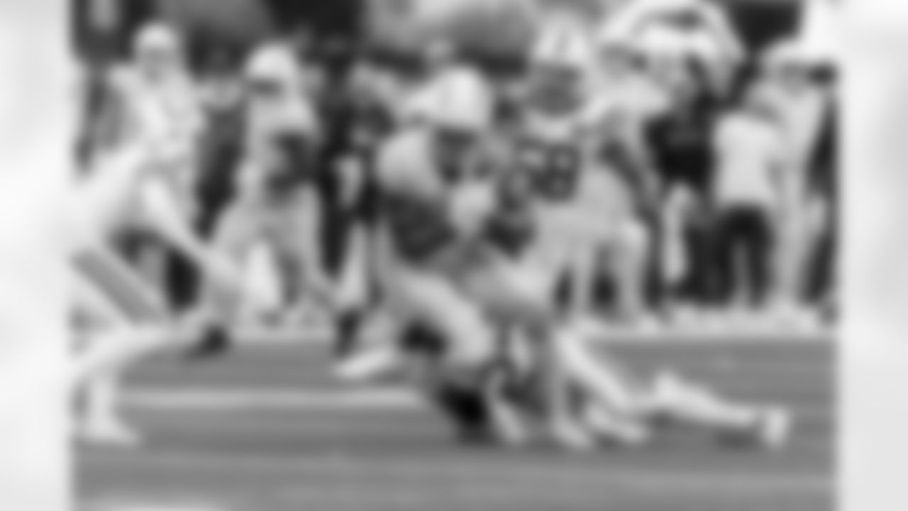 Check out the best shots from the Chargers Week 7 matchup against the Colts!