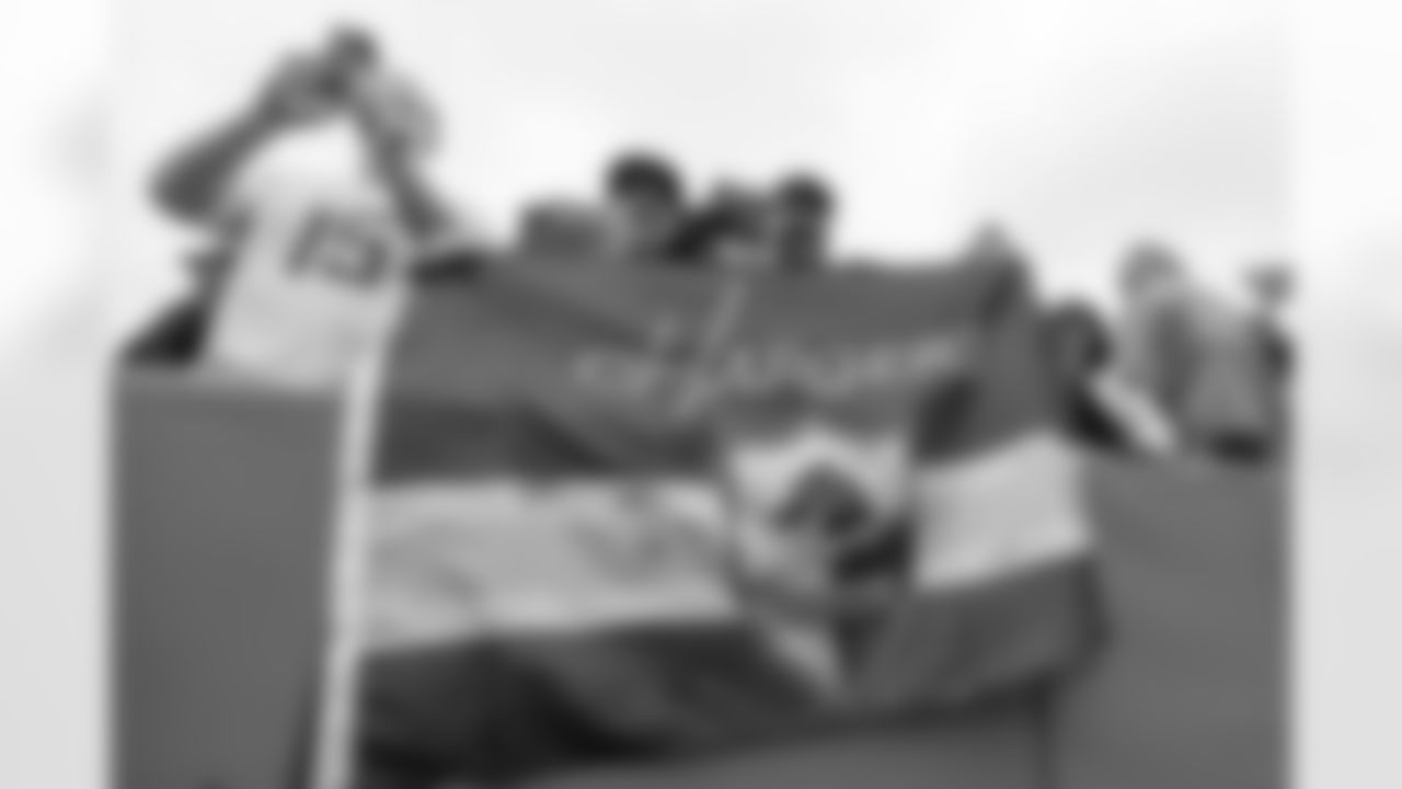 Check out the best shots from the Chargers Week 9 matchup against the Titans!