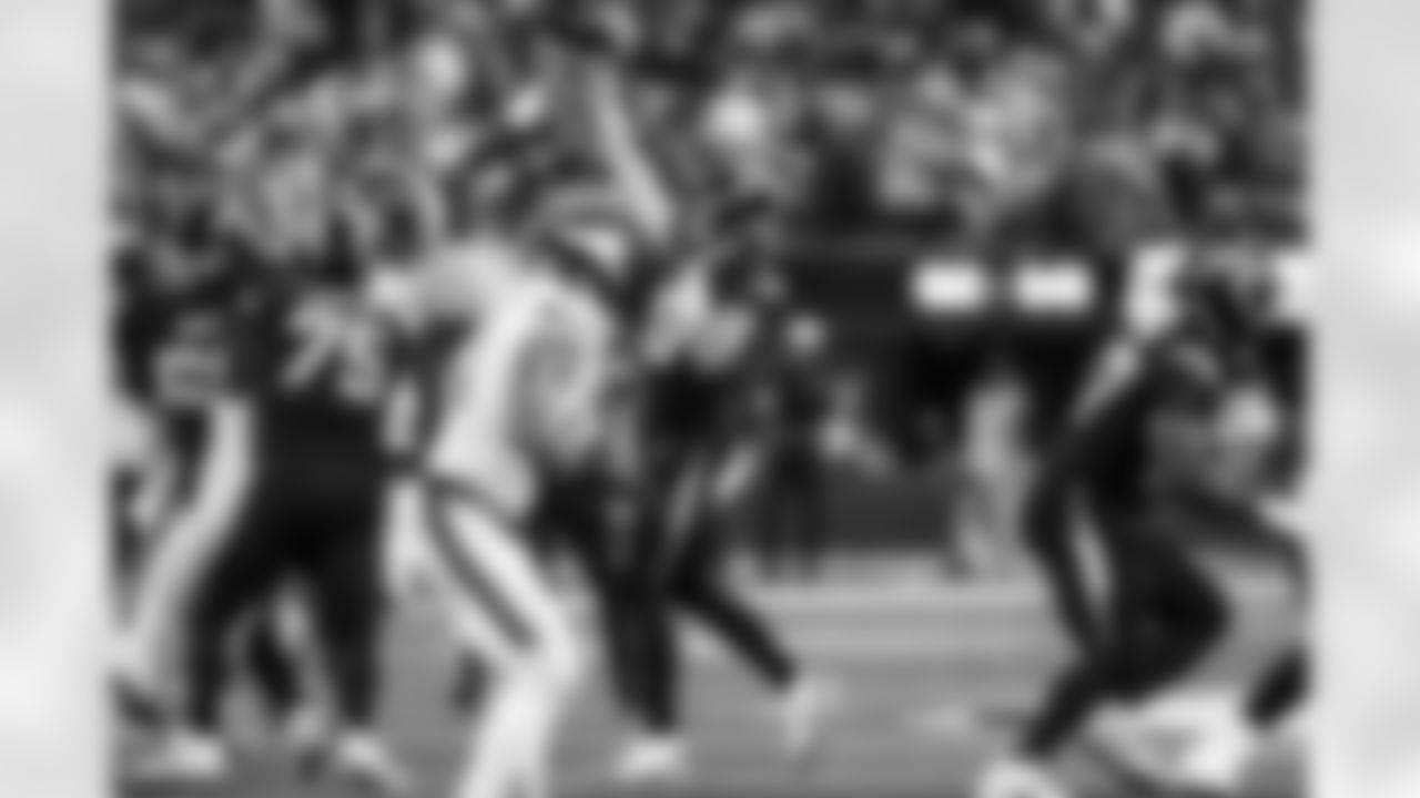 QB Justin Herbert (10)