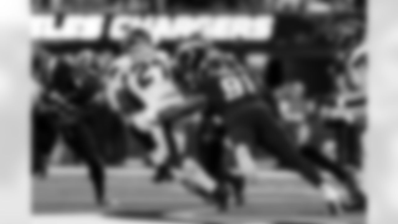 DL Da'Shawn Hand (91)