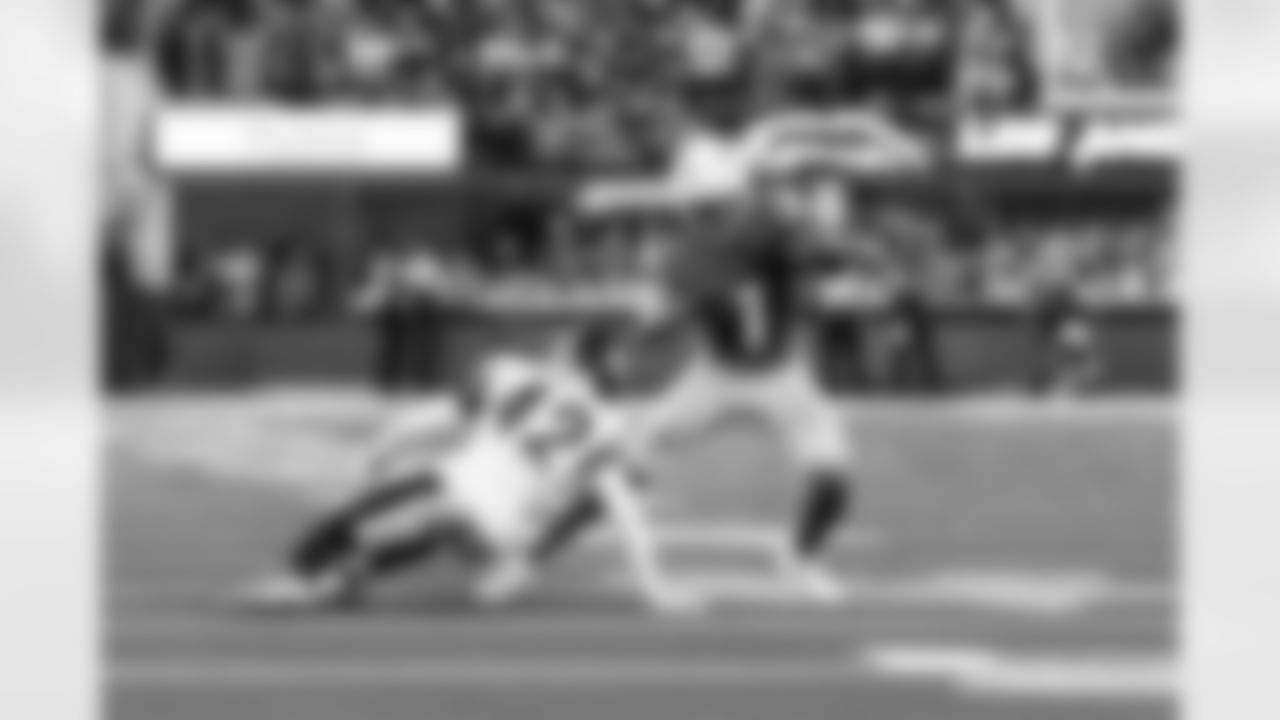 Check out the best shots from the Chargers Week 10 matchup against the Steelers!