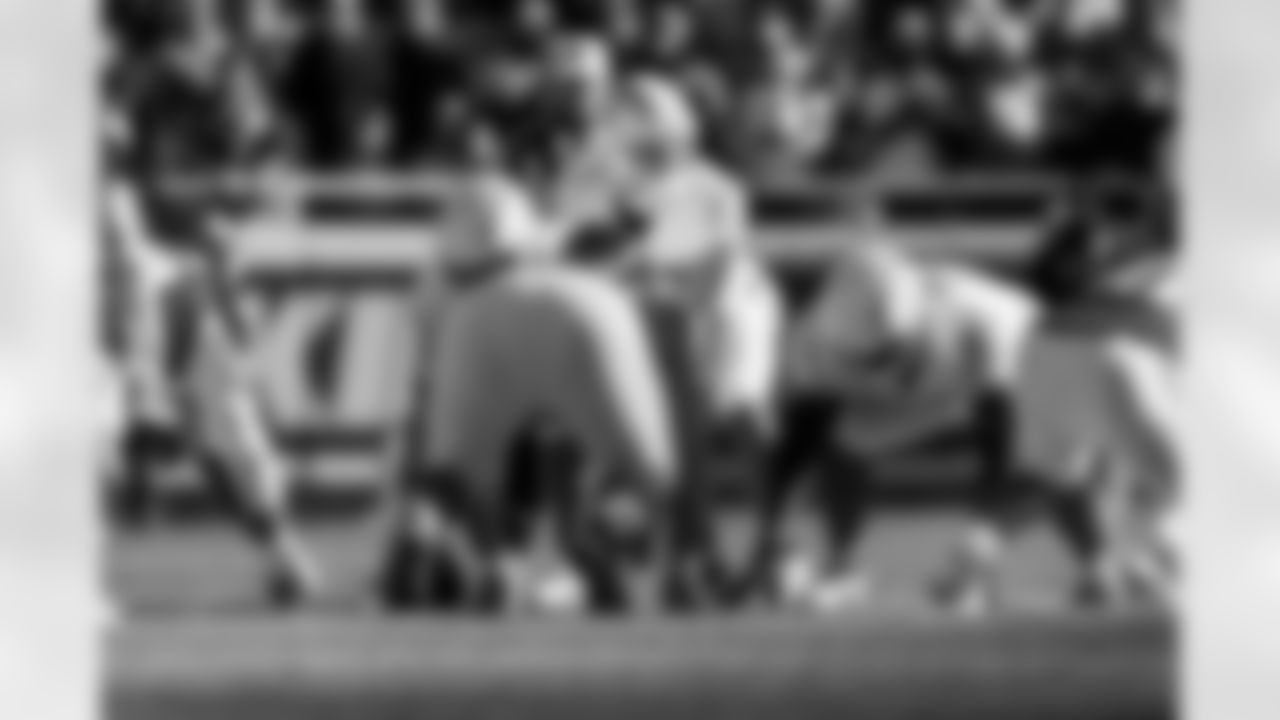 Check out the best shots from the Chargers Week 15 matchup against the Chiefs!