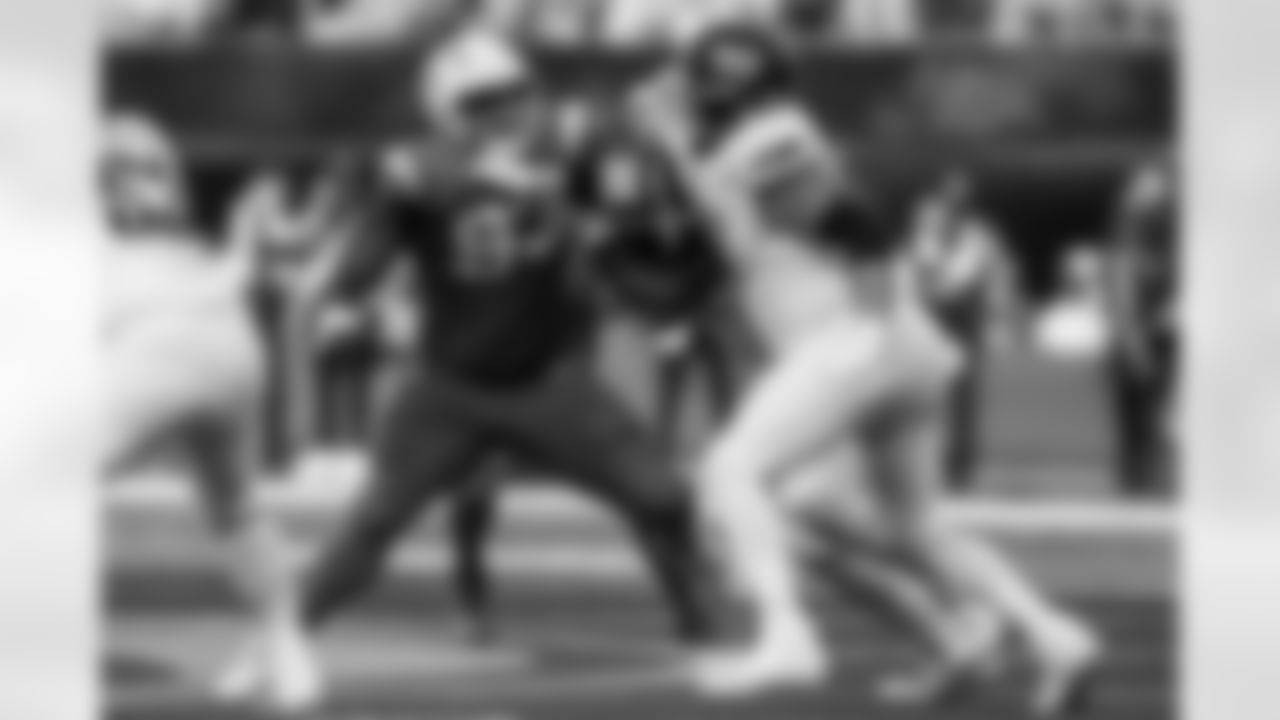 Take a look at the best photos of Chargers 2026 free agent Otito Ogbonnia