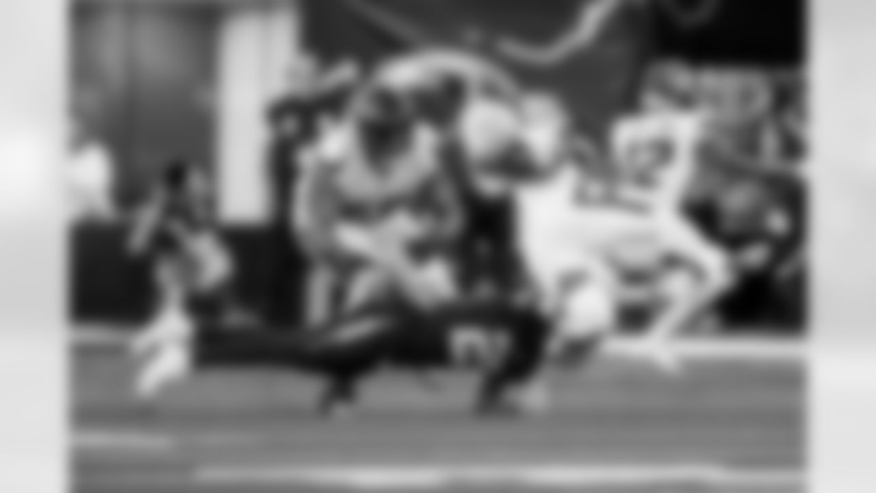 Check out the best shots from the Chargers Week 17 matchup against the Texans!