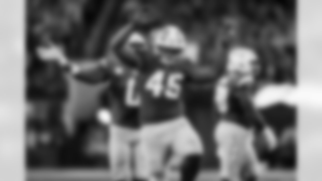 Take a look back at the best photos of Tuli Tuipulotu's 2025 campaign.