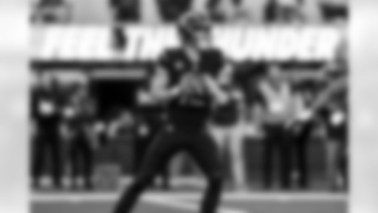 QB Justin Herbert (10)